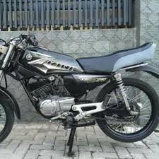 Feb 21, 2021 · rx king 2008/ 2009 masih menggunakan mesin tunggal 2 tak berpendingin udara dengan kubikasi 132 cc yang sanggup mengeluarkan daya terbaiknya di angka 18,5 ps, sedangkan torsi terbaiknya adalah sebesar 1,54 kgf.m. Jual Original Promo Termurah Stiker Motor Striping Motor Rx King 2008 Jakarta Barat Henysticker Tokopedia