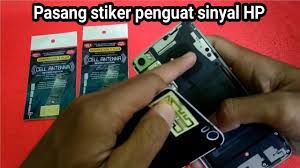 Stiker penguat sinyal merupakan stiker yang terbuat dari bahan logam tipis, fungsinya mirip dengan antena kemudian pasang silet pada bagian belakang baterai atau belakang casing handphone. Cara Pasang Penguat Sinyal Di Hp Youtube