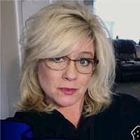 Shelley Shoemaker's Instagram, Twitter & Facebook