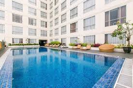Ditambah dengan fitur air panas, kamu juga bisa berelaksasi pada malam hari tanpa merasa. 7 Daftar Hotel Di Malang Dengan Kolam Renang Untuk Umum