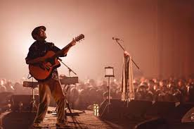 Takku hairan takku peduli walau bulan jatuh ke bumi dan hadir bidadari tak ku mimpikan lagi. Lirik Lagu Baru Ada Milik Glenn Fredly Ada Cinta Di Waktu Tercipta Sonora Id