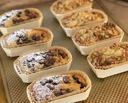 Sift flour, baking powder, baking soda and salt together. The Venetian S Olivier Dubreuil Shares His Banana Walnut Pound Cake Recipe Las Vegas Magazine
