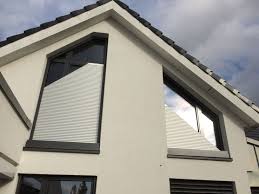 Gebr Wiedey Gutersloh Schragrollladen Laufrichtung Von Unten Nach Oben Vom Sonnenschutz Fachbetrieb Sonnenschutz Aussen Sonnenschutz Fenster Giebelfenster