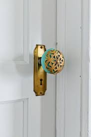 beautiful doorknob via design sponge kapi topuzu kapi kollari antika kapilar