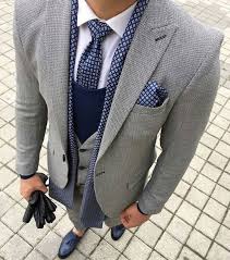 A Men S Tie Bow Ties Is A Modern Adaptation Of The Cravat From The Directoire And Empire Period 1790 1820 A Crava Mens Outfits Well Dressed Men Stylish Men