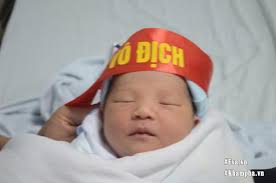 Đang nằm trong viện sản, các bà bầu, bà đẻ vẫn sống trọn từng giây với U23  Việt Nam