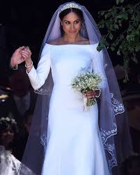 Non tutte le spose sognano un abito principesco, voluminoso e ricoperto da tra le collezioni di abiti da sposa 2018 troverete anche l'abito da sposa in pizzo, declinato in tantissime varianti, dalla tradizionale trama sottile e raffinata a quella. Abiti Da Sposa Da Sogno Quali Sono I Piu Desiderati