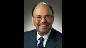 Outgoing APS Superintendent Davis to stay with district as advisor