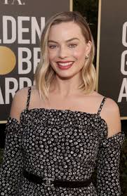Margot elise robbie (born 2 july 1990) is an australian actress. Dc Comics And Arrowverse Red Carpet Margot Robbie 2021 Golden Globe Awards