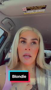 Let me just ramble.. #chat #blonde #makeup