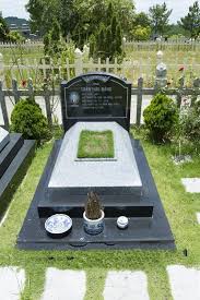 Mẫu mộ đá granite (mộ đá hoa cương) nguyên khối bền đẹp