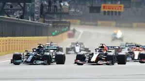 Max verstappen has accused lewis hamilton of being disrespectful and unsportsmanlike following their collision in the british grand prix . 813qruxlb3k77m