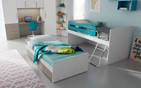 Il letto singolo con letto estraibile esiste anche nella soluzione a minicastello per usare tutti i giorni comodamente entrambi i letti senza sacrificare l'altezza del materasso e con la possibilità di inserire 2 cassettoni o un ulteriore rete nascosta. Pin On La Notte Di Jose Arredamenti