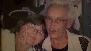 Debbie Hand (@wigglypencayman) • Instagram photos and videos