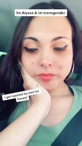 Alyssa Townsend's Instagram, Twitter & Facebook