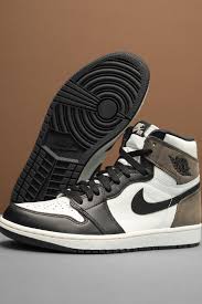 Air Jordan 1 Retro High Og Dark Mocha 555088 105 2020 In 2020 Air Jordans Jordan Shoes Girls Jordan 1 Retro High