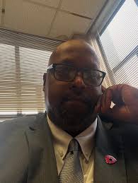 I met this fella at the Olympics.... I said "Excuse me....are you a pole  vaulter?"..... He said: "No, I'm German but how did you know my name is  Walter?" 🎅😙😉😑🙄🫠🎅