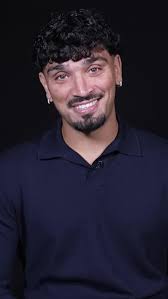 Dann hoffen wir mal, dass @boniface_jrn unserem Neuzugang diese  Entscheidung verzeihen kann 😄🤞, Also Cameron, dann mal Butter bei die  Fische. Jetzt auf YouTube. 📺, _______, #werder #bremen #svw #llgw ...