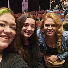 Loving this eggplant ombre with an awesome blow out!!