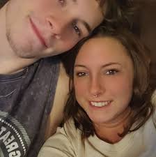 What is the best nail salon in Maryville that is not overpriced for a full  set?