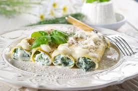 Vegetarischer Genuss Cannelloni Mit Ricotta Spinat Fullung Und Cremiger Bechamelsauce Ricotta Rezepte Cannelloni Rezepte