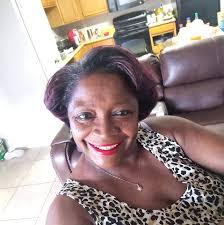 Looking for a hair stylist to do knotless waist length with hair included  for $175 in Arizona before Christmas?