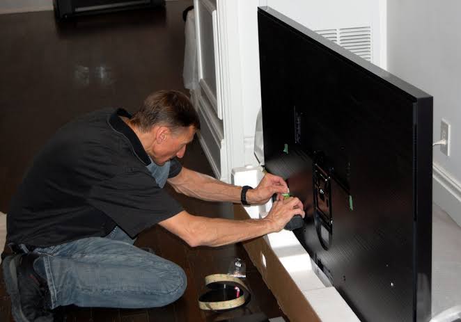 Barnehurst DA7 fitter installing slim flush TV bracket