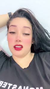 La lucha por la belleza: Pestañas y uñas en tendencia