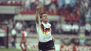 Extended footage of the 1990 world cup lothar herbert matthäus german pronunciation: Fifa Fussball Weltmeisterschaft 1990 Nachrichten Matthaus Ich Wollte Den Pokal Nicht Fallen Lassen Fifa Com