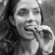 Lara Farley's Instagram, Twitter & Facebook