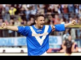 Il brescia, in una annata sfortunata che potrebbe rispedire la squadra lombarda in cadetteria, guarda al futuro comunque con positività. Roberto Baggio Top 5 Goals For Brescia Calcio 2000 2004 Il Divin Codino Youtube