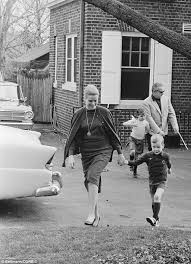 Elderly Woman Accused Of Hoarding Cats At Grace Kelly S Old Home Grace Kelly Princess Grace Kelly Monaco Royal Family