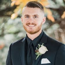 Benjamin Moon's Instagram, Twitter & Facebook