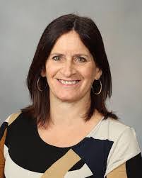 Lauri Cruz's Instagram, Twitter & Facebook