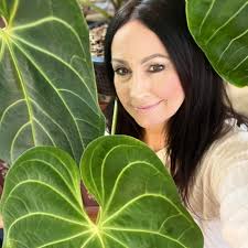 The star of our nursery: momma cuprea! Were you one of the lucky ones that  was able to claim one of her pups? Stay tuned for more from this stunning  lineage! ⭐️