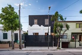 From the late 1920s until the early 1940s, art deco was at the height of its popularity in the city. Pk Arquitectos Extends Art Deco House With Contemporary Addition