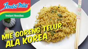 Anda bisa mendapatkan aneka sayuran, telur, daging ayam dalam sepiring mie goreng. Cara Mudah Membuat Indomie Goreng Telur Ala Korea Youtube