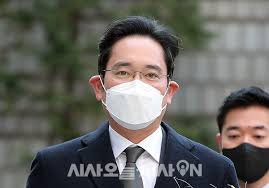 Jun 10, 2021 · 사진은 이재용 부회장이 지난 1월 서울고등법원에서 열리는 파기환송심 선고 공판에 출석한 모습. êµ­ì •ë†ë‹¨ ì´ìž¬ìš© ìµœí›„ì§„ìˆ ì„œ ìš¸ì»¥ ë¬´ìŠ¨ ë§ í–ˆê¸¸ëž˜ ì‹œì‚¬ì˜¤ëŠ˜ ì‹œì‚¬on
