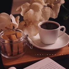 اثنان تميل لهما النفس فنجان قهوة و ورد ㅤ ㅤ ㅤ by meme s21 ㅤ chosen by rawasi ㅤ التقييم مـن 5 ㅤㅤㅤㅤ تـاقـزات beautiful food coffee tea morning coffee