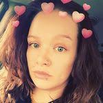 Amanda Castner's Instagram, Twitter & Facebook