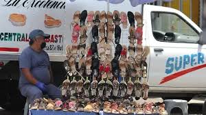 Con cuatro canciones piden apoyos económicos