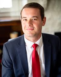 Born in Nashville, Patton is excited to return home to work with RWT. A  graduate of the University of Tennessee, Knoxville for both undergrad and  law school, Patton enjoys cheering