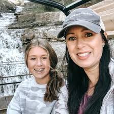 Deanna Beckwith's Instagram, Twitter & Facebook