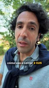 🔴👉 Dentista… lee esto La mayoría de clínicas privadas en España se mueven  en márgenes del 5% al 12%. ¿El problema? Muchos dueños se engañan creyendo  que “agenda llena = negocio rentable”.