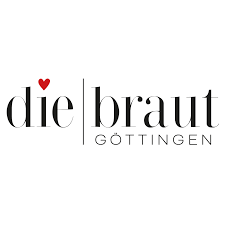 Das model zeigte sich in einem schlichten weißen kleid, tiefem ausschnitt und bodenlanger schleppe. Brautrmoden In Gottinge Bei Northeim Diebraut Gottingen