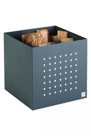 Boîtes de rangement, cintres, portants, paniers livraison rapide fabricant de design depuis 1964. Rangements Bois Panier A Buches Dans Le Rhone 69 Cheminees Matthieu Gaudin Cheminees Matthieu Gaudin