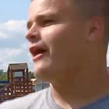 We're engaged!! 💍❤️🐠