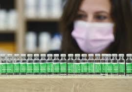 Trudeau also mentioned that the government was working with independent experts to ensure the proper distribution of vaccines across the country once they're available. Mpakxv6lnypytm
