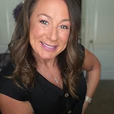 Raigan Davis's Instagram, Twitter & Facebook