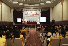Bom bunuh diri yang meledak di depan mapolres surakarta. Tiga Hal Penanggulangan Radikalisme Di Indonesia Republika Online